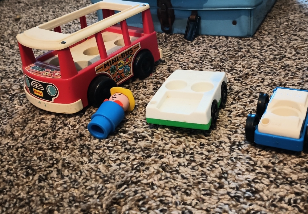 Mobile toy set. 2 car, 1 bus, 1 person. Very good condition.
